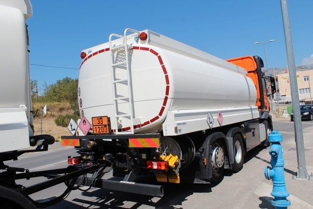 Mercedes-Benz Actros 2548 6x2/4 - Kamion cisterna: slika 4 Mercedes-Benz Actros 2548 6x2/4 - Kamion cisterna: slika 4