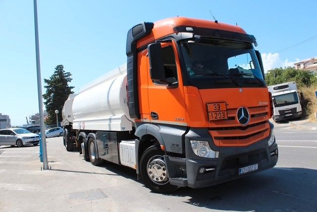 Mercedes-Benz Actros 2548 6x2/4 - Kamion cisterna: slika 2 Mercedes-Benz Actros 2548 6x2/4 - Kamion cisterna: slika 2