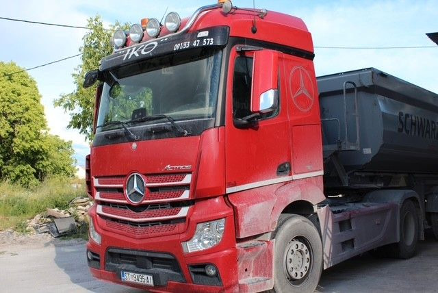Mercedes-Benz Actros 4 2-Achser BM 963 1848 OM471 4x2 SZM - Tegljač: slika 2 Mercedes-Benz Actros 4 2-Achser BM 963 1848 OM471 4x2 SZM - Tegljač: slika 2