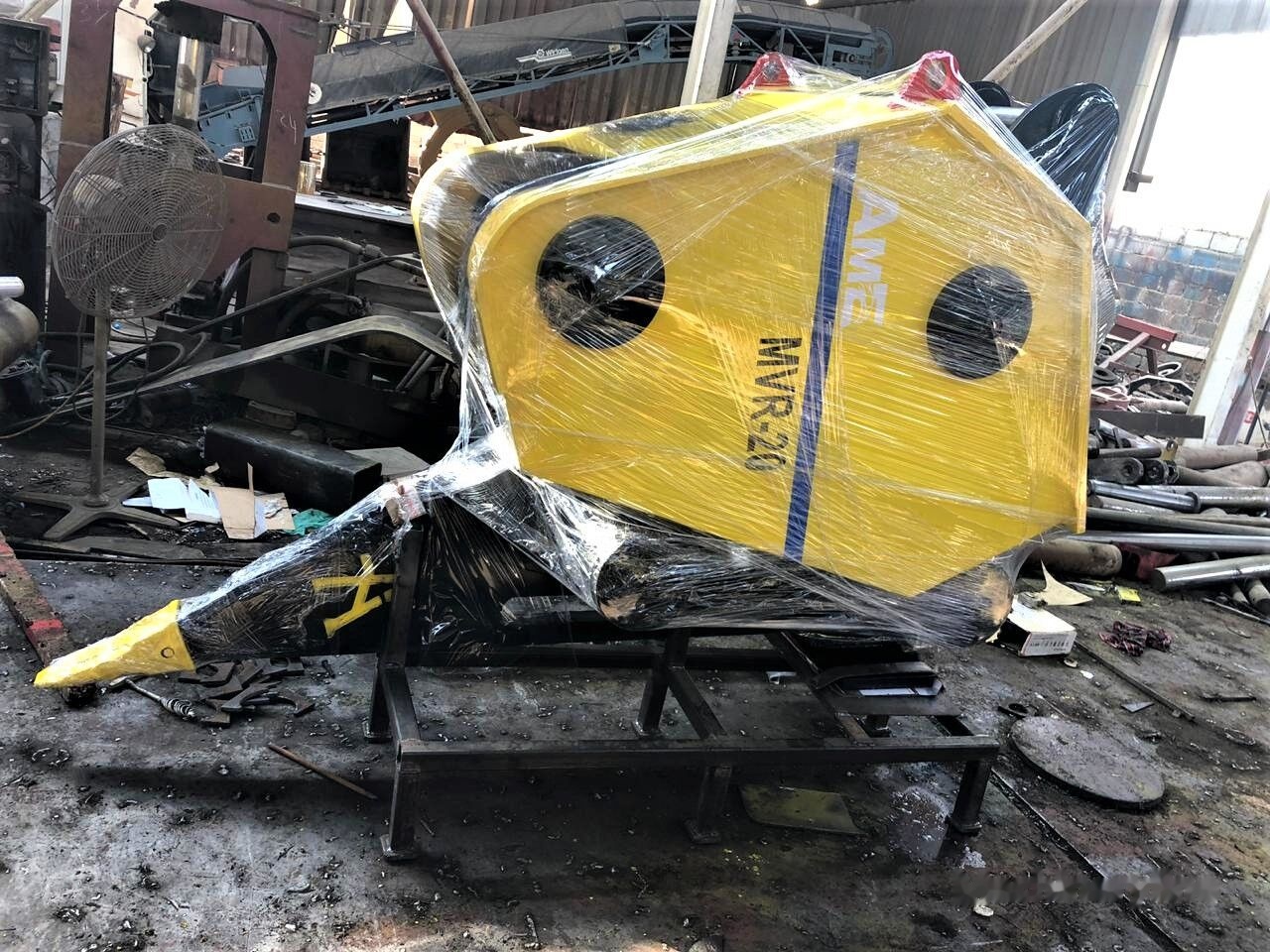 AME Vibro Ripper (MVR 20) - Zabijač za Bager: slika 2 AME Vibro Ripper (MVR 20) - Zabijač za Bager: slika 2