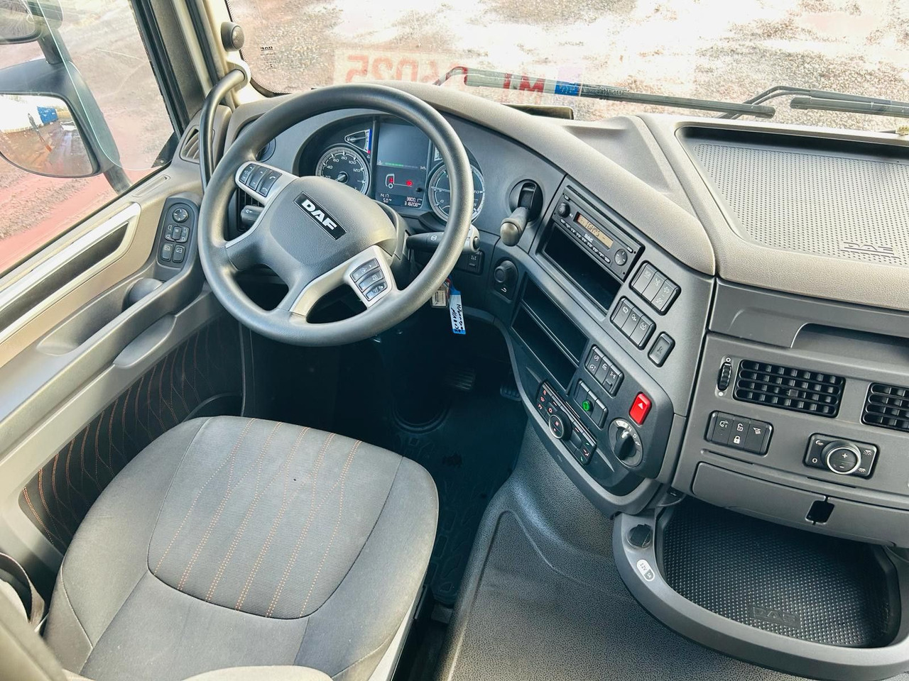 Kamion sa ceradom DAF XF 480 FAN LowDeck 6x2 Jumbo Inklusive Anhänger: slika 11