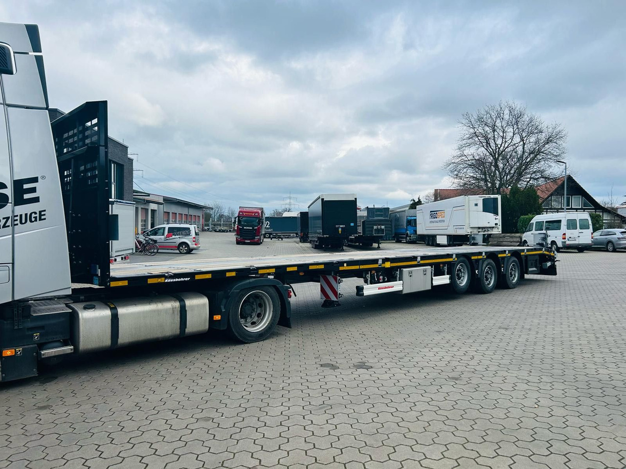 Kässbohrer SPS Mega Schwerlast Plattform Lenkachse - Plato poluprikolica: slika 3 Kässbohrer SPS Mega Schwerlast Plattform Lenkachse - Plato poluprikolica: slika 3