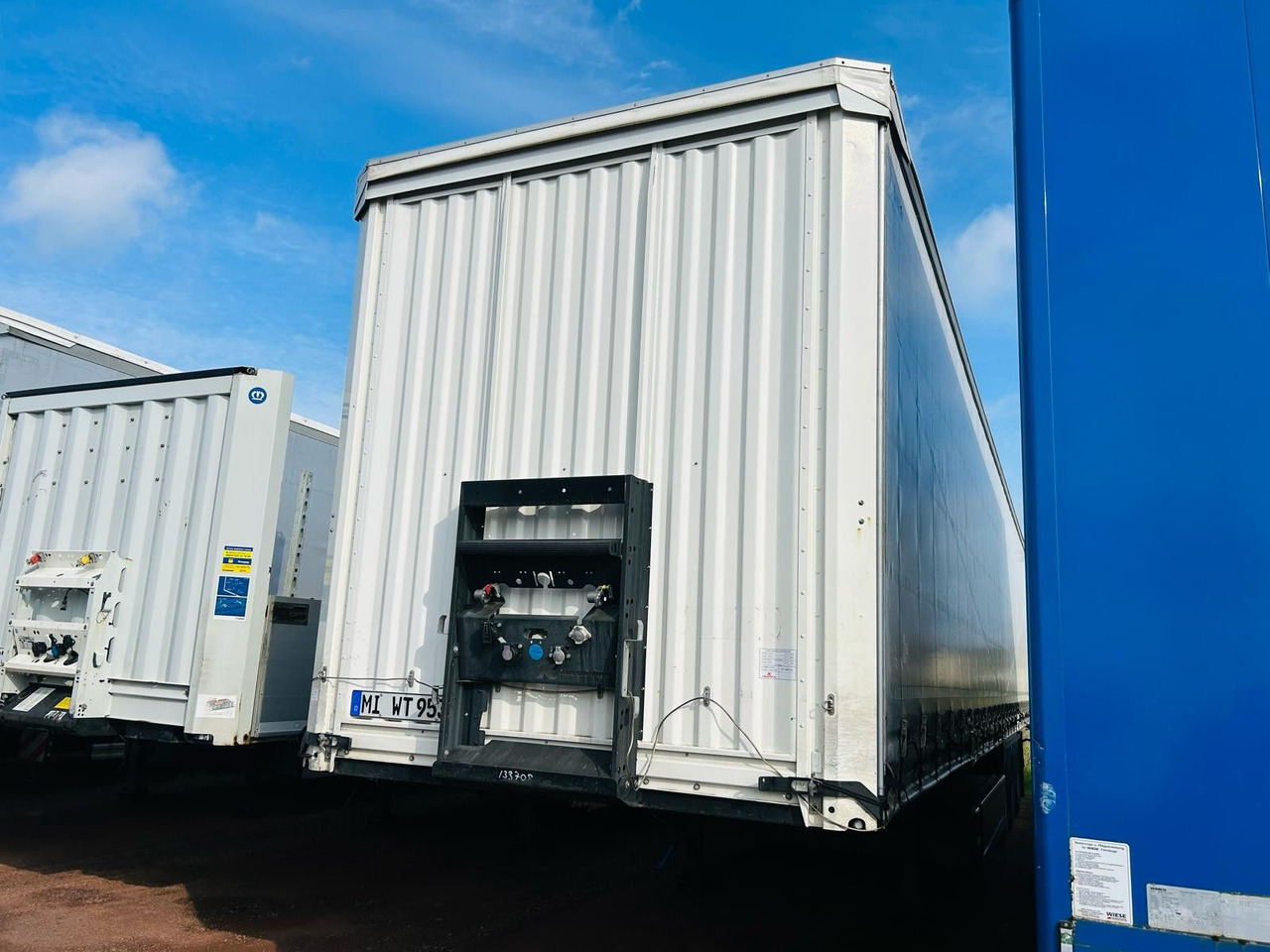 Kässbohrer Schiebeplanen Auflieger - Poluprikolica sa ceradom: slika 4 Kässbohrer Schiebeplanen Auflieger - Poluprikolica sa ceradom: slika 4