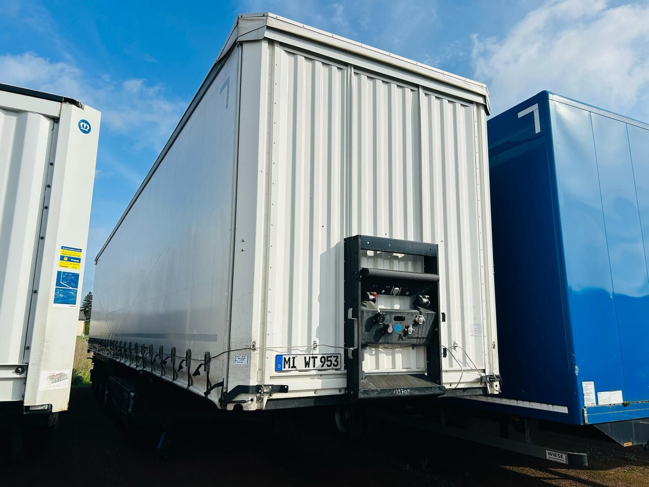 Kässbohrer Schiebeplanen Auflieger - Poluprikolica sa ceradom: slika 3 Kässbohrer Schiebeplanen Auflieger - Poluprikolica sa ceradom: slika 3