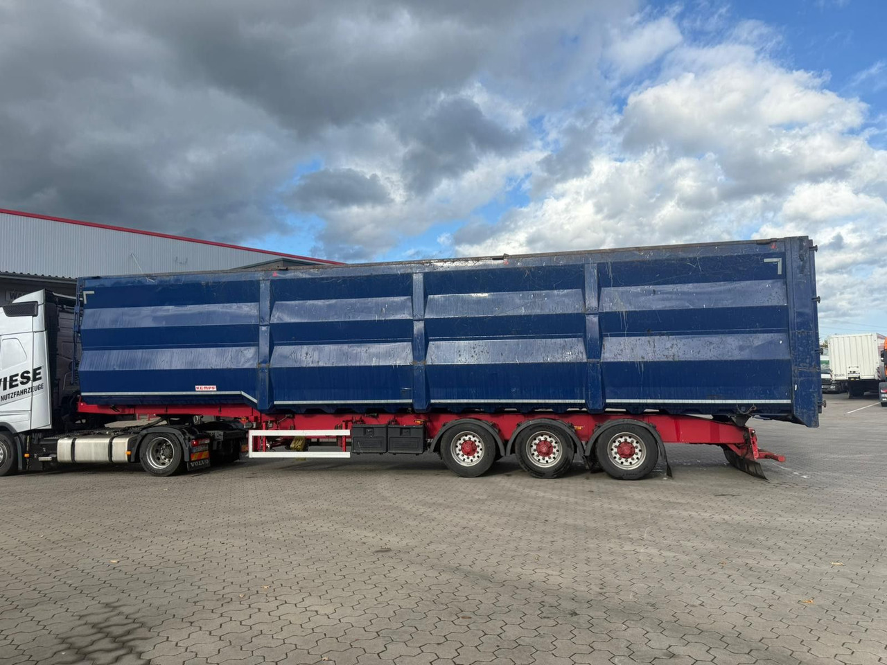 Kempf SKM 35/3 Großraummulde für Schrott 85m³ - Poluprikolica istovarivača: slika 5 Kempf SKM 35/3 Großraummulde für Schrott 85m³ - Poluprikolica istovarivača: slika 5