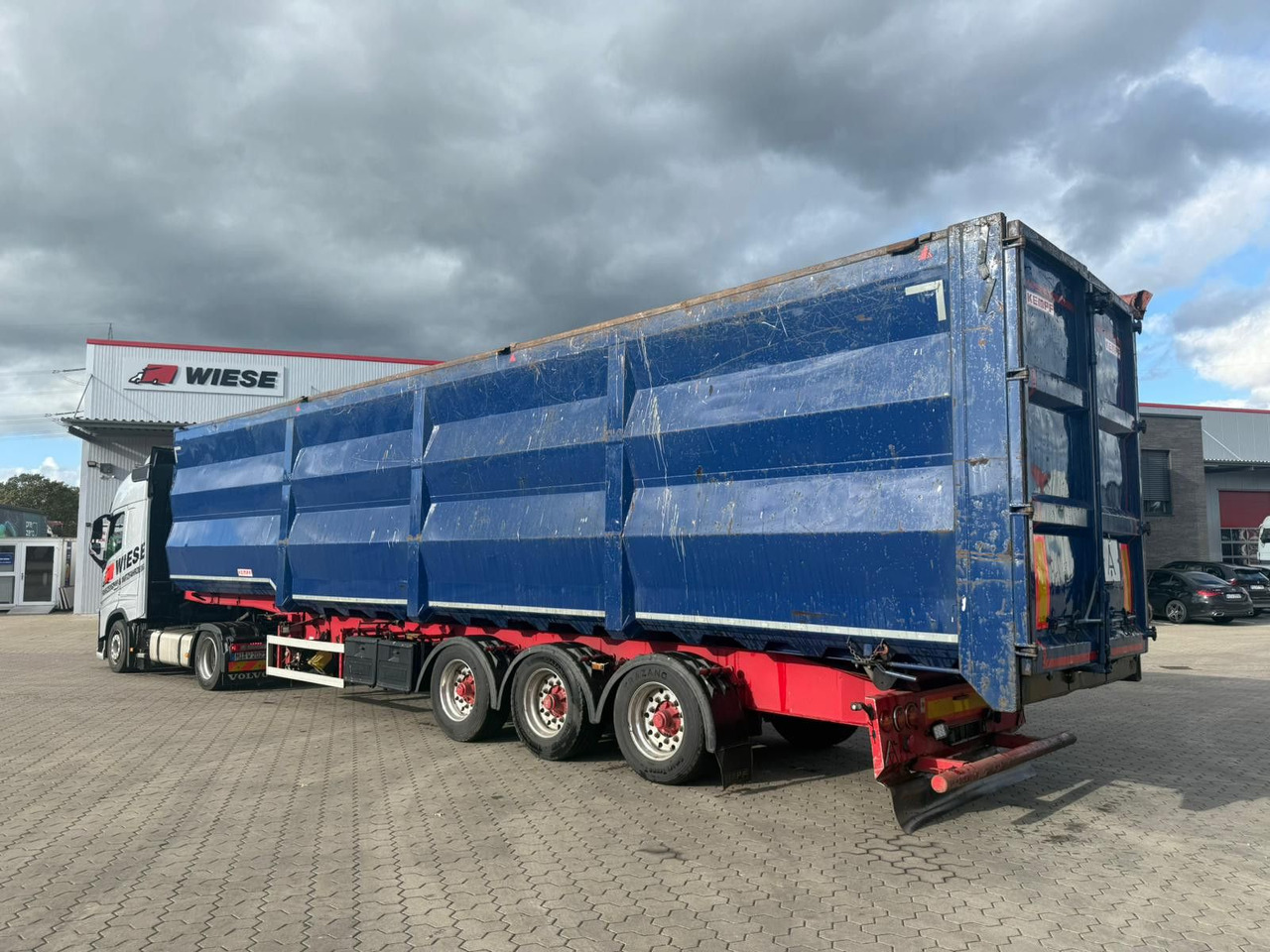 Kempf SKM 35/3 Großraummulde für Schrott 85m³ - Poluprikolica istovarivača: slika 4 Kempf SKM 35/3 Großraummulde für Schrott 85m³ - Poluprikolica istovarivača: slika 4