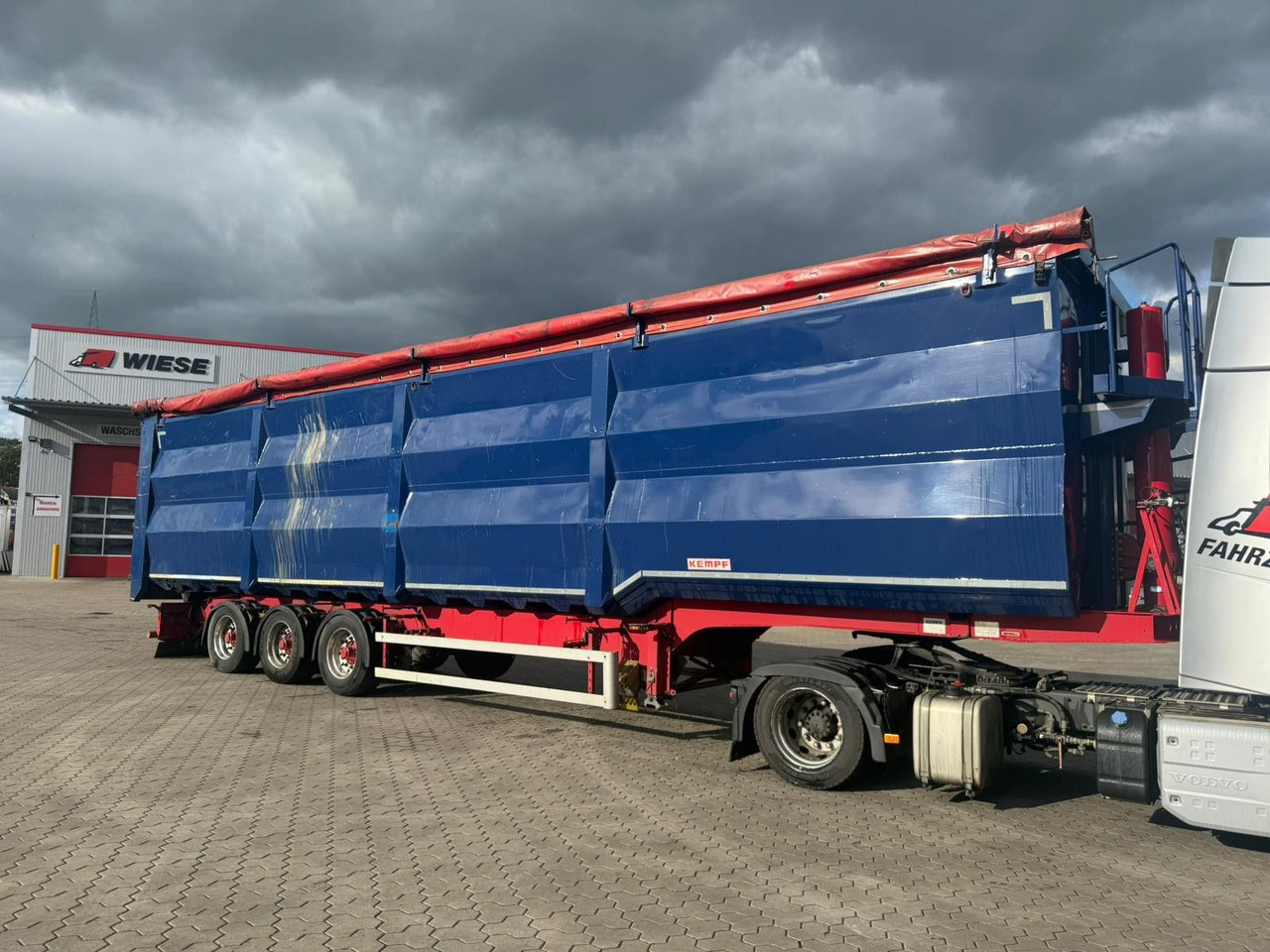 Kempf SKM 35/3 Großraummulde für Schrott 85m³ - Poluprikolica istovarivača: slika 1 Kempf SKM 35/3 Großraummulde für Schrott 85m³ - Poluprikolica istovarivača: slika 1