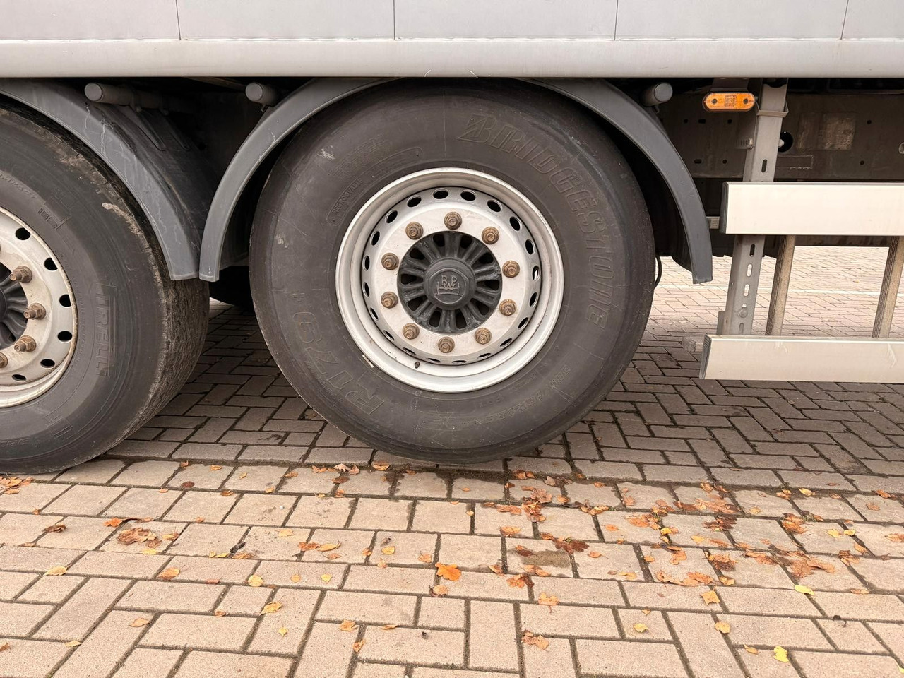 Poluprikolica sa pokretnim podom Knapen K100 Schubboden 92m³ 10mm Boden Powersheet: slika 12 Poluprikolica sa pokretnim podom Knapen K100 Schubboden 92m³ 10mm Boden Powersheet: slika 12