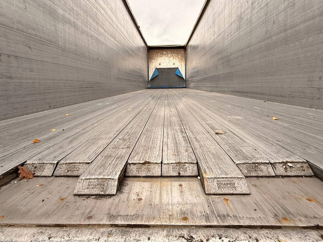 Poluprikolica sa pokretnim podom Knapen K100 Schubboden 92m³ 10mm Boden Powersheet: slika 9 Poluprikolica sa pokretnim podom Knapen K100 Schubboden 92m³ 10mm Boden Powersheet: slika 9