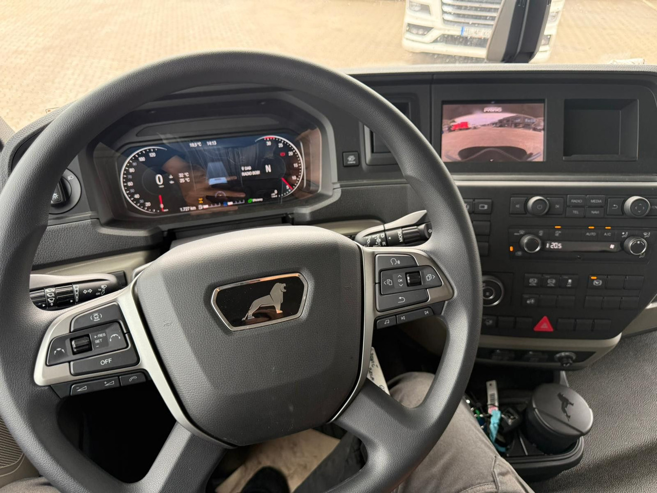 Istovarivač, Kamion sa dizalicom MAN 18.320 4x4 mit Fassi Ladekran Sofort Verfügbar: slika 9