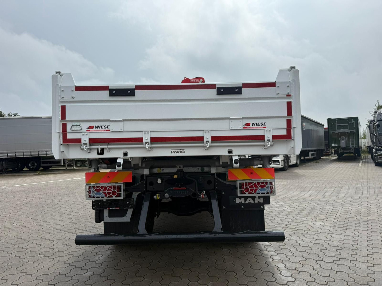 MAN 18.320 4x4 mit Fassi Ladekran Sofort Verfügbar - Kamion sa dizalicom: slika 5 MAN 18.320 4x4 mit Fassi Ladekran Sofort Verfügbar - Kamion sa dizalicom: slika 5