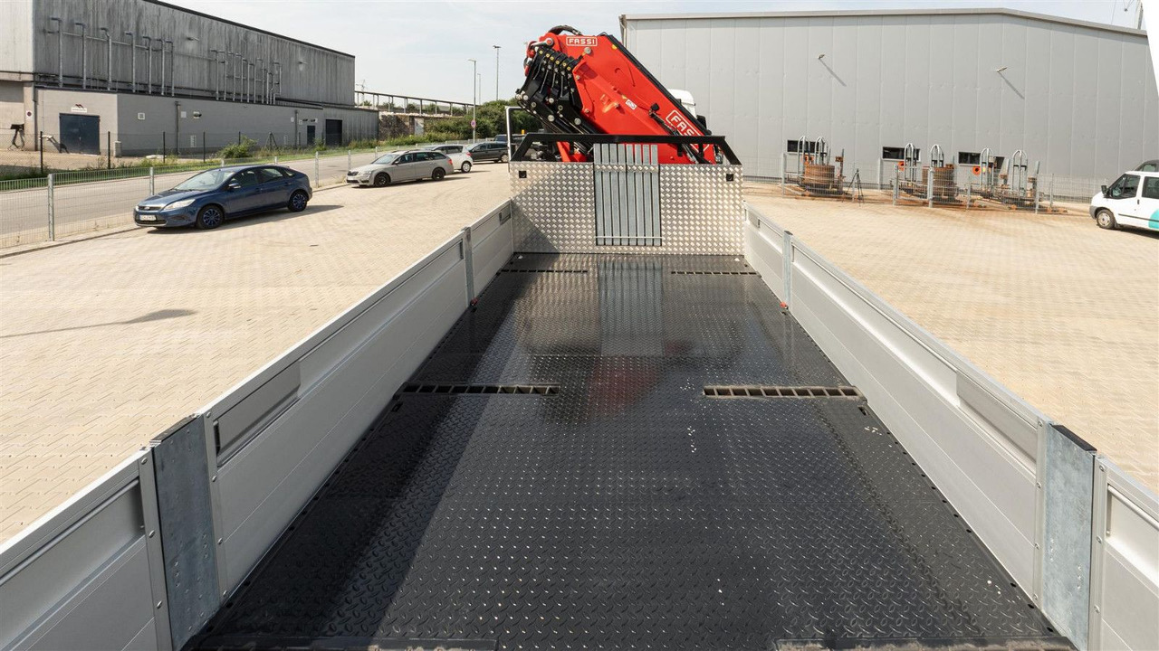 MAN 35.470 8x2 Kran F710 RA2.26 - Kamion sa tovarnim sandukom, Kamion sa dizalicom: slika 4 MAN 35.470 8x2 Kran F710 RA2.26 - Kamion sa tovarnim sandukom, Kamion sa dizalicom: slika 4