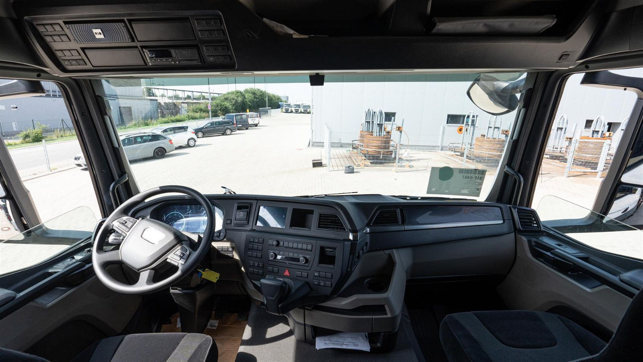 MAN 35.470 8x2 Kran F710 RA2.26 - Kamion sa tovarnim sandukom, Kamion sa dizalicom: slika 3 MAN 35.470 8x2 Kran F710 RA2.26 - Kamion sa tovarnim sandukom, Kamion sa dizalicom: slika 3