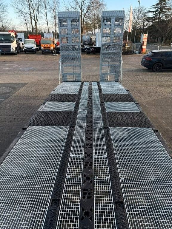 MAN Baumaschinen- Arbeitsbühnentransporter Rampen - Kamion sa tovarnim sandukom: slika 5 MAN Baumaschinen- Arbeitsbühnentransporter Rampen - Kamion sa tovarnim sandukom: slika 5