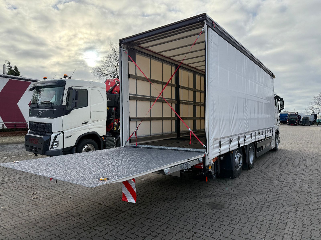 MAN TGX 26.440 6x2 LL Schwerlast Ladebordwand/Rampe - Šlep vozilo: slika 4 MAN TGX 26.440 6x2 LL Schwerlast Ladebordwand/Rampe - Šlep vozilo: slika 4
