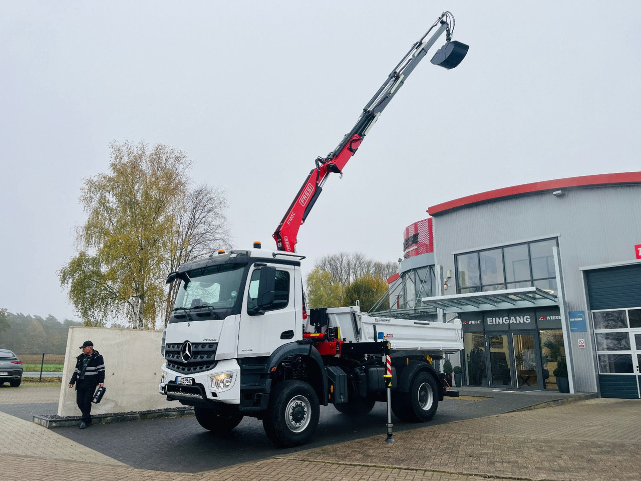 Istovarivač, Kamion sa dizalicom Mercedes-Benz Arocs 1835  4x4 Meiller Fassi F135 Kran Kipper: slika 11