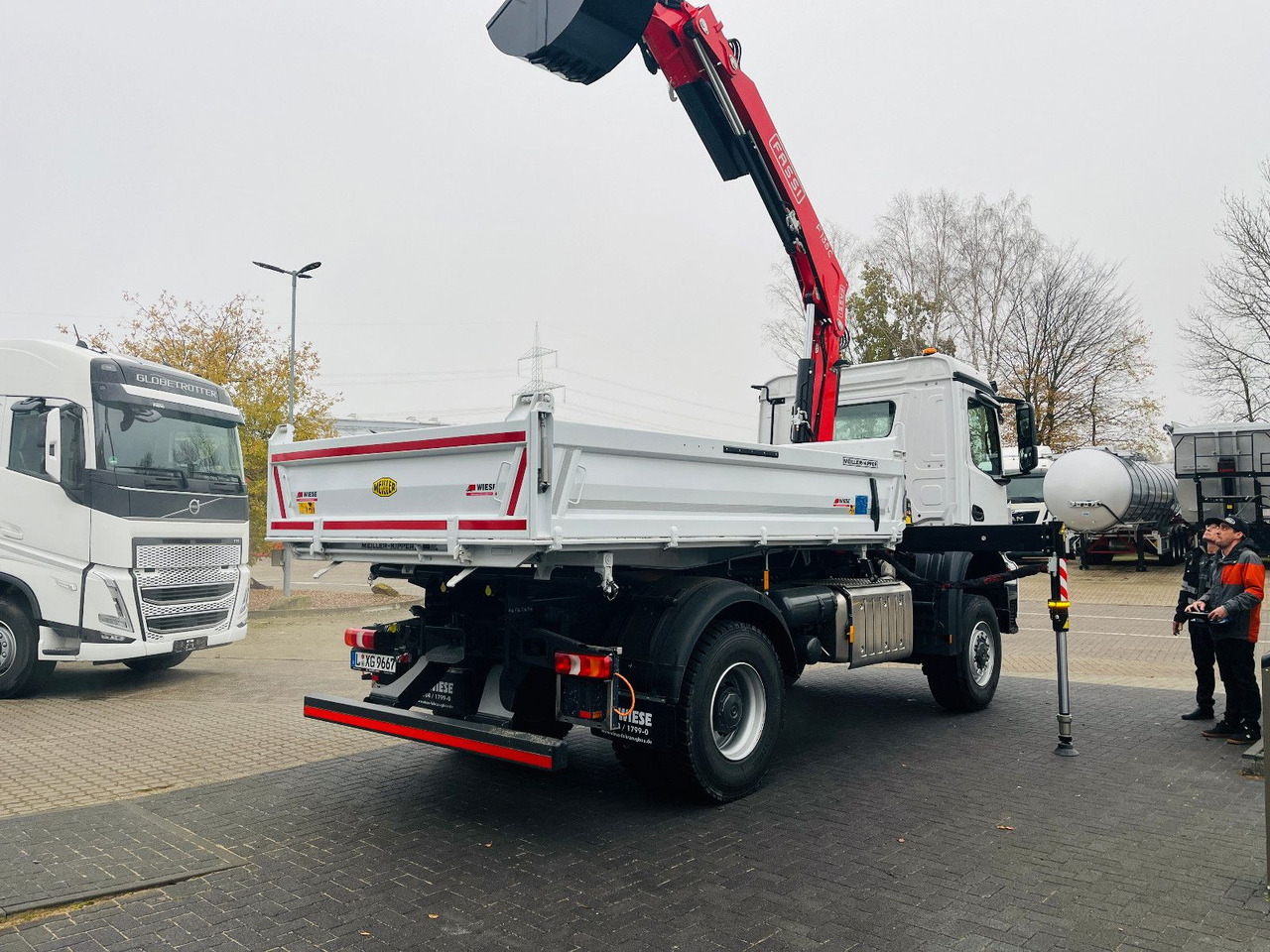 Istovarivač, Kamion sa dizalicom Mercedes-Benz Arocs 1835  4x4 Meiller Fassi F135 Kran Kipper: slika 7