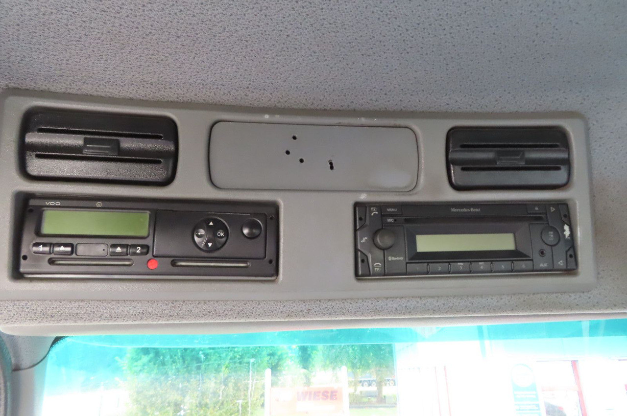 Kamion sa dizalicom Mercedes-Benz Axor 1833 L - Glastransporter Kran Palfinger: slika 9 Kamion sa dizalicom Mercedes-Benz Axor 1833 L - Glastransporter Kran Palfinger: slika 9