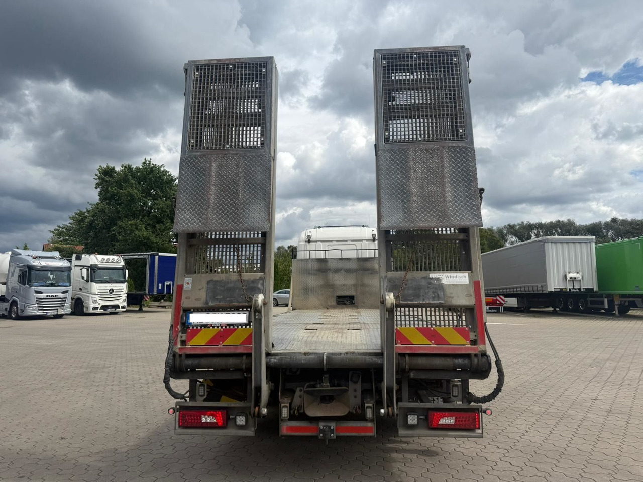 Scania G450 Baumaschinentransporter mit Rampen - Kamion za prevoz automobila: slika 5 Scania G450 Baumaschinentransporter mit Rampen - Kamion za prevoz automobila: slika 5
