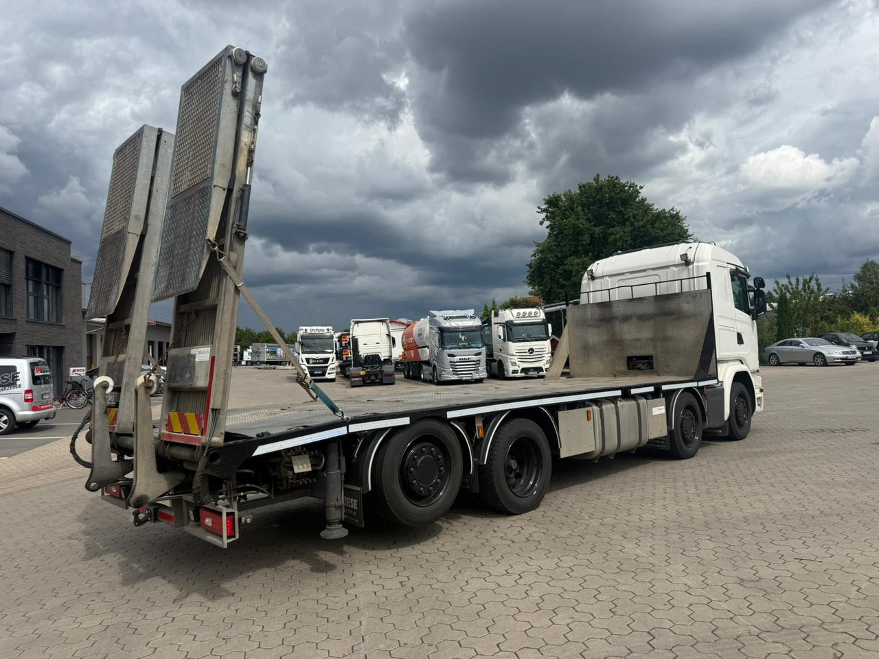 Scania G450 Baumaschinentransporter mit Rampen - Šlep vozilo: slika 4 Scania G450 Baumaschinentransporter mit Rampen - Šlep vozilo: slika 4