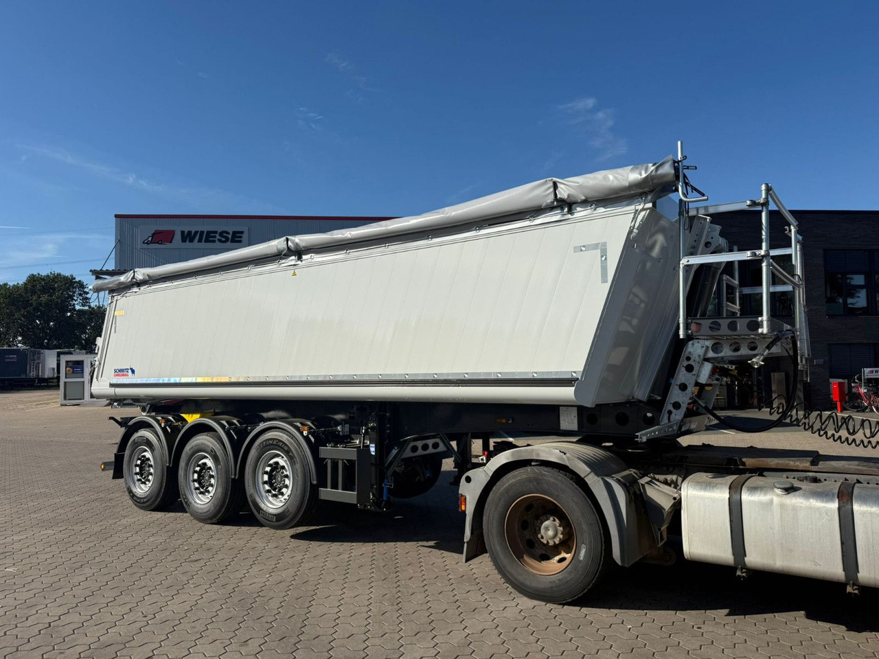 Schmitz Cargobull SKI 24 SL 7.2 3-Achs Alu Mulde 27m³ Sofort Verfü - Poluprikolica istovarivača: slika 1 Schmitz Cargobull SKI 24 SL 7.2 3-Achs Alu Mulde 27m³ Sofort Verfü - Poluprikolica istovarivača: slika 1