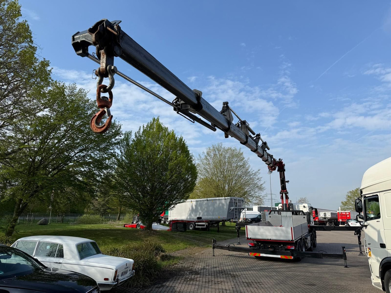 MAN 35.520 8x4 Fassi F800 RA2.28 OHNE ABSTÜTZÜBERWA. - Tegljač: slika 4 MAN 35.520 8x4 Fassi F800 RA2.28 OHNE ABSTÜTZÜBERWA. - Tegljač: slika 4