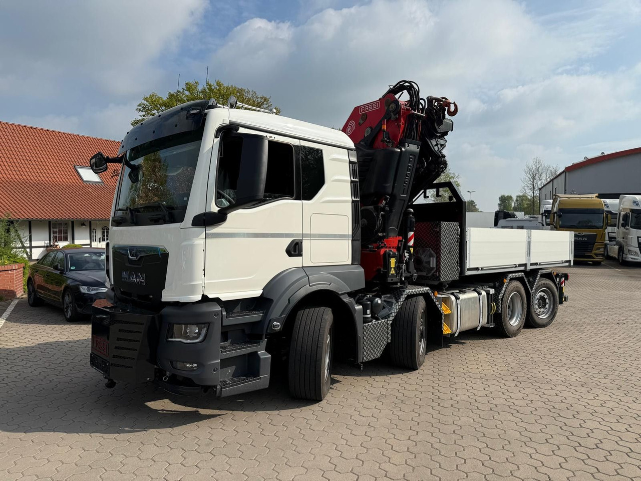 MAN 35.520 8x4 Fassi F800 RA2.28 OHNE ABSTÜTZÜBERWA. - Tegljač: slika 3 MAN 35.520 8x4 Fassi F800 RA2.28 OHNE ABSTÜTZÜBERWA. - Tegljač: slika 3