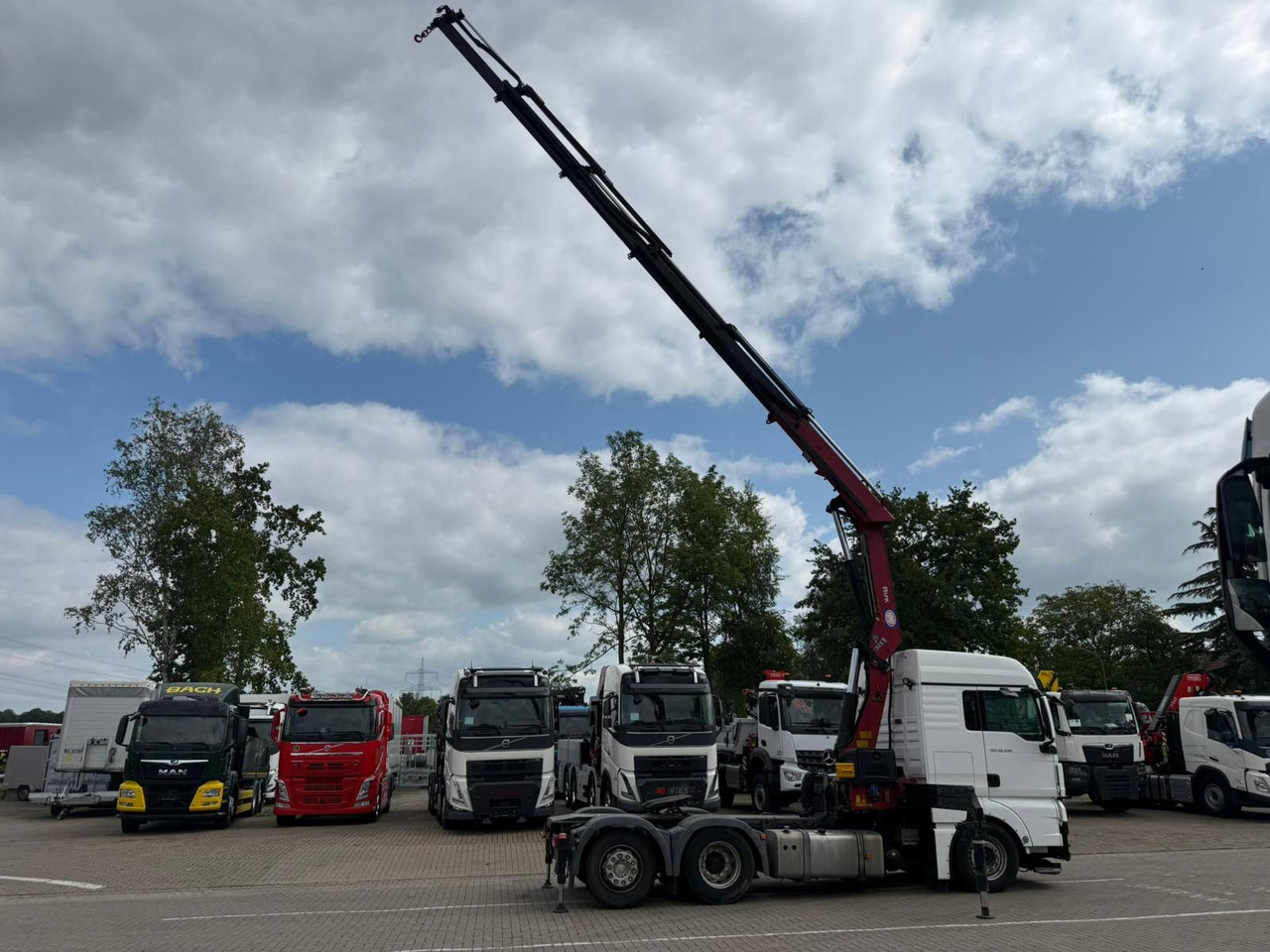 MAN TGX 26.440 6x2 mit HMF 3000-5 Kran TÜV NEU - Tegljač: slika 3 MAN TGX 26.440 6x2 mit HMF 3000-5 Kran TÜV NEU - Tegljač: slika 3