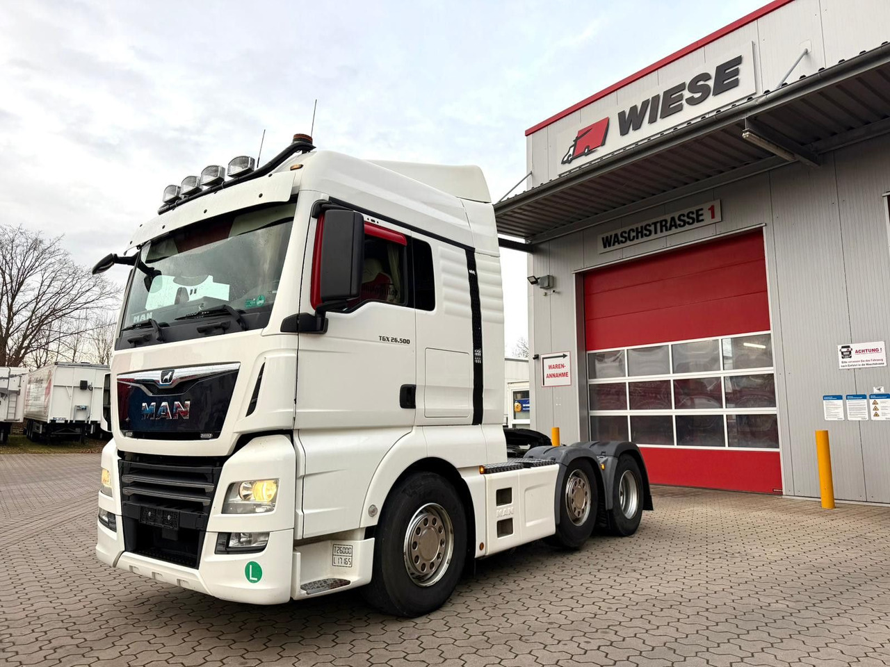 MAN TGX 26.500 6x2 Hydraulik Exklusiv Innenraum - Tegljač: slika 2 MAN TGX 26.500 6x2 Hydraulik Exklusiv Innenraum - Tegljač: slika 2