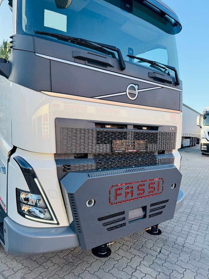 Volvo FH500 6x2 mit Fassi F545 Kran JIB Winde so - Tegljač: slika 2 Volvo FH500 6x2 mit Fassi F545 Kran JIB Winde so - Tegljač: slika 2