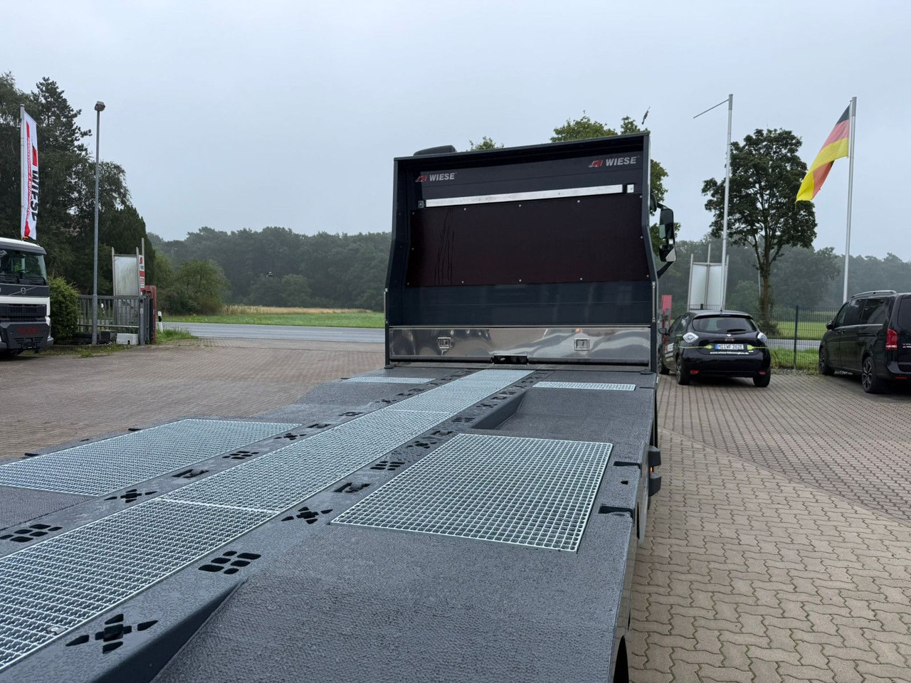 Volvo Arbeitsbühnen Baumaschinentransporter mit Rampen - Kamion za prevoz automobila: slika 5 Volvo Arbeitsbühnen Baumaschinentransporter mit Rampen - Kamion za prevoz automobila: slika 5