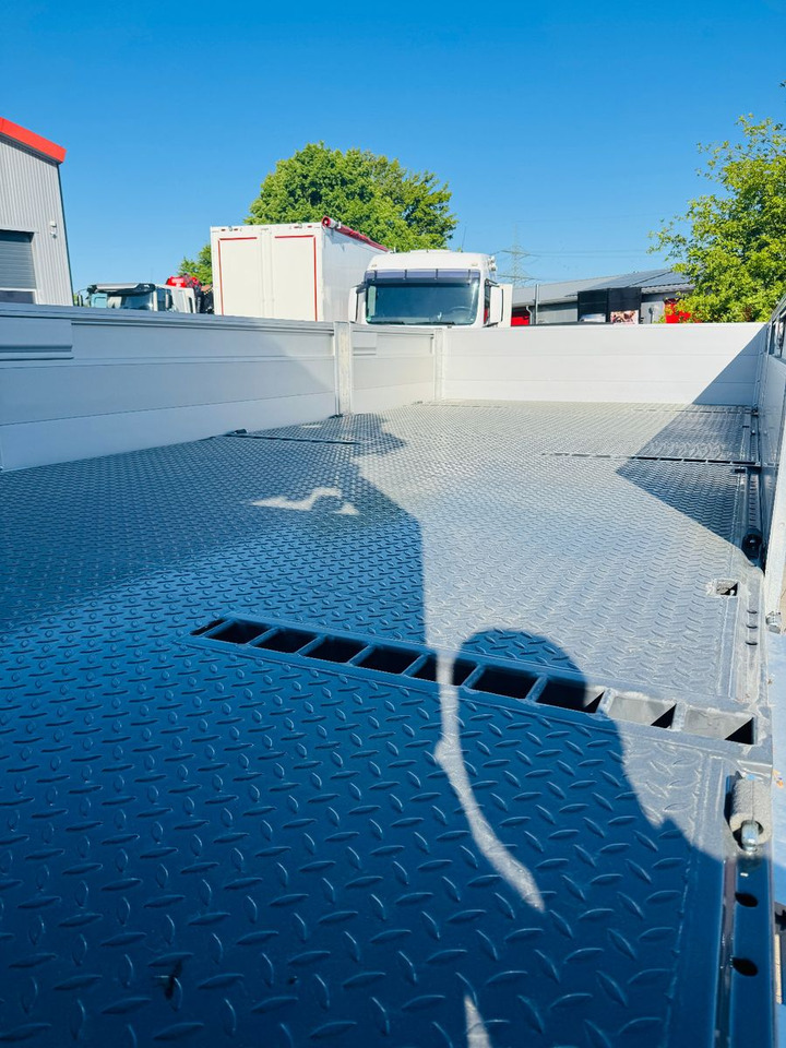 Volvo FH 500 8x2 mit F710RA.2.27 L426 und V20 Winde - Kamion sa dizalicom: slika 4 Volvo FH 500 8x2 mit F710RA.2.27 L426 und V20 Winde - Kamion sa dizalicom: slika 4