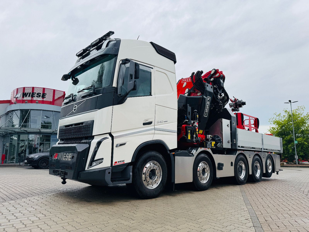 Volvo FH540 10x4 mit F1150 Ladekran, Sattelzugmaschine - Kamion sa tovarnim sandukom, Kamion sa dizalicom: slika 1 Volvo FH540 10x4 mit F1150 Ladekran, Sattelzugmaschine - Kamion sa tovarnim sandukom, Kamion sa dizalicom: slika 1