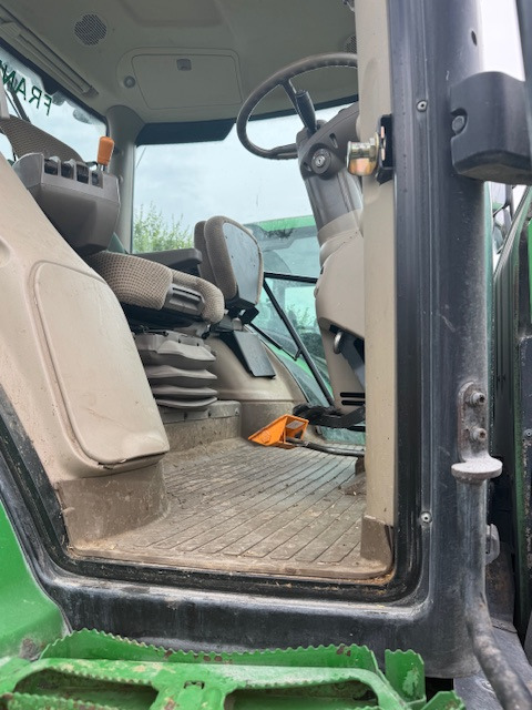 Traktor JOHN DEERE 6210R: slika 16