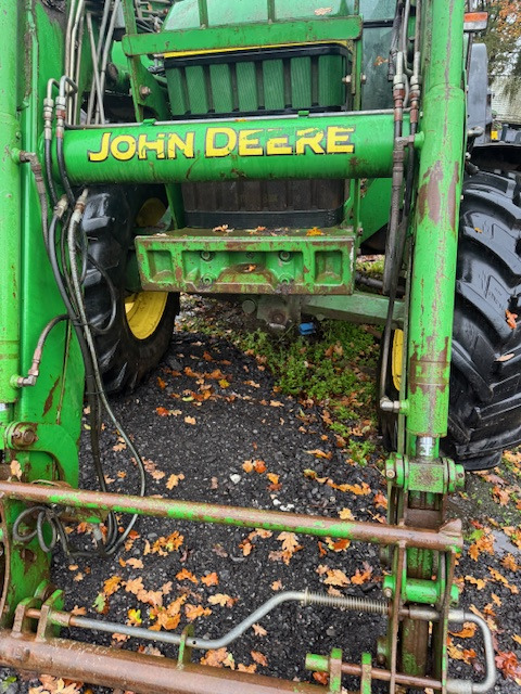 JOHN DEERE 6400 - Traktor: slika 2 JOHN DEERE 6400 - Traktor: slika 2