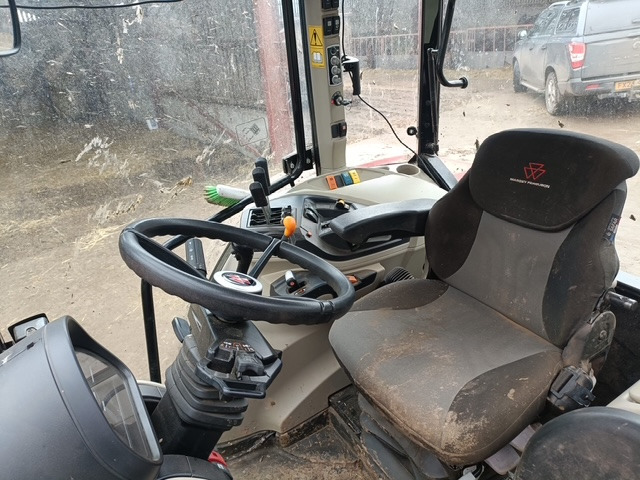 Traktor MASSEY FERGUSON 5711M: slika 7 Traktor MASSEY FERGUSON 5711M: slika 7