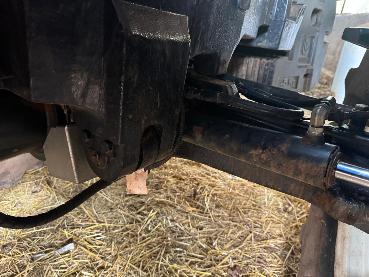 NEW HOLLAND T6.180 - Traktor: slika 2 NEW HOLLAND T6.180 - Traktor: slika 2