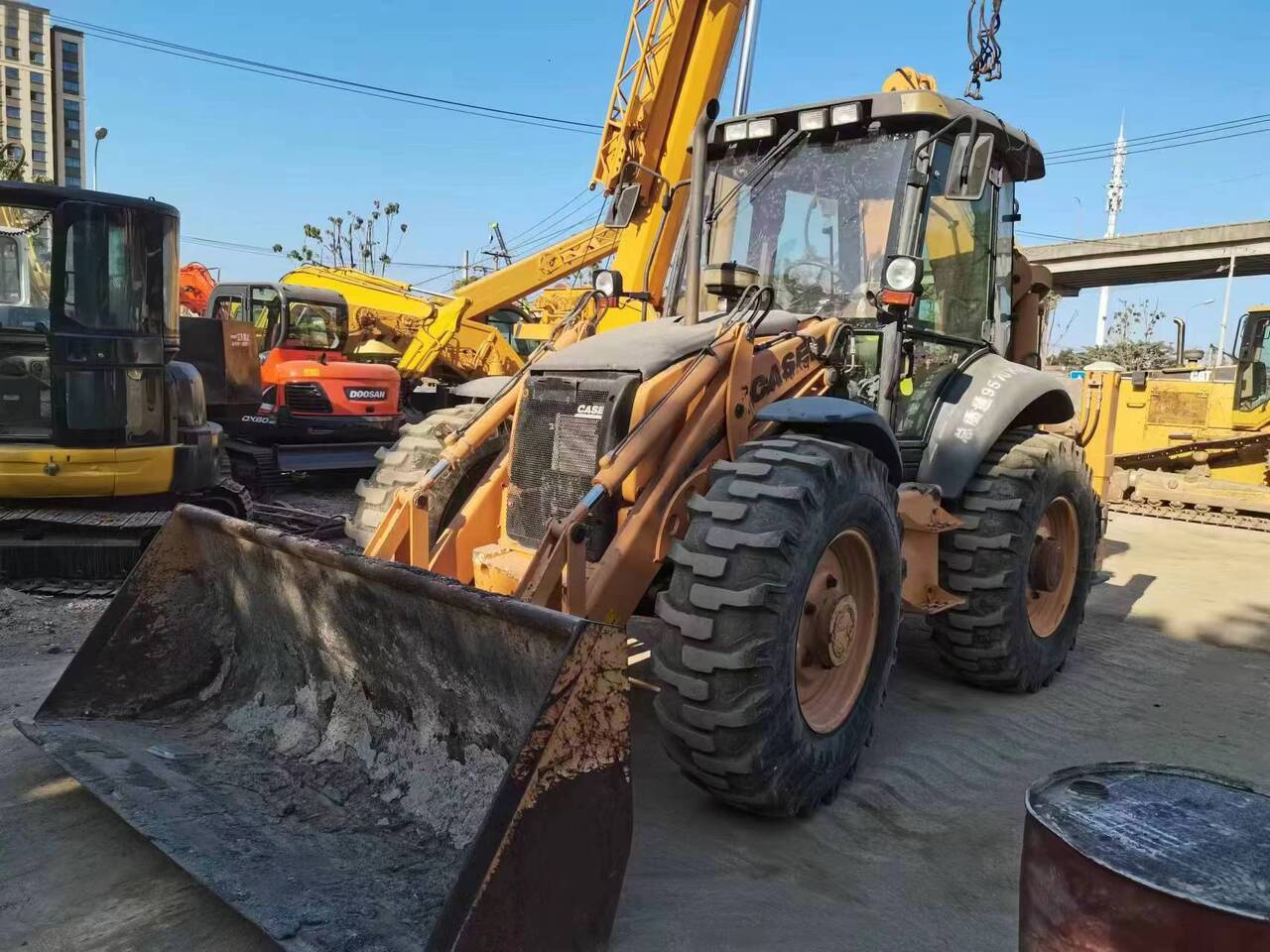 CASE 695 - Bager utovarivač: slika 2 CASE 695 - Bager utovarivač: slika 2