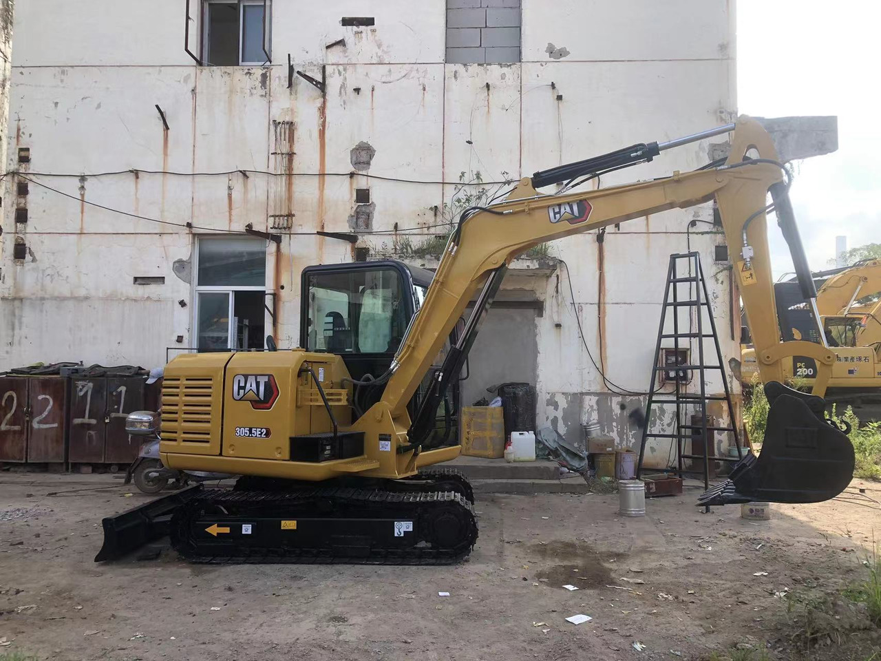 CATERPILLAR 305.5E - Mini bager: slika 1 CATERPILLAR 305.5E - Mini bager: slika 1
