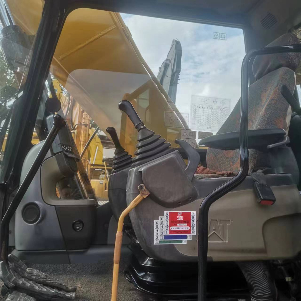 CATERPILLAR 320D2 - Bager guseničar: slika 5 CATERPILLAR 320D2 - Bager guseničar: slika 5