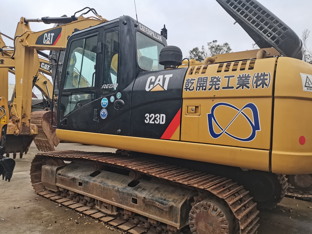 CATERPILLAR 323D - Bager guseničar: slika 2 CATERPILLAR 323D - Bager guseničar: slika 2