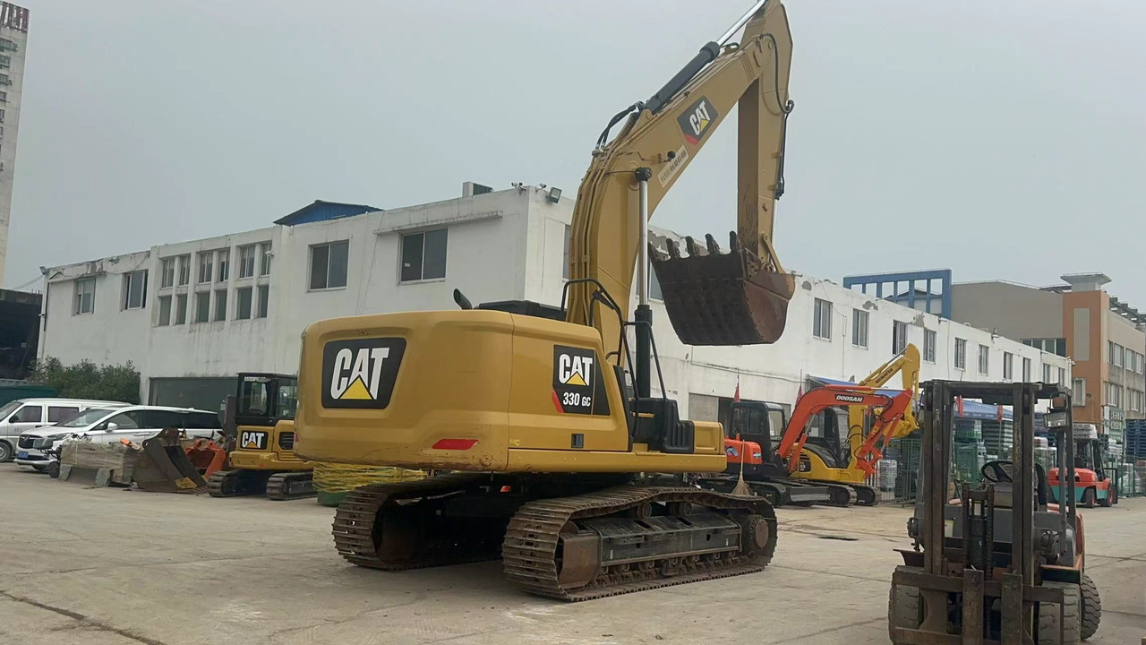 Bager guseničar CATERPILLAR 330GC: slika 1