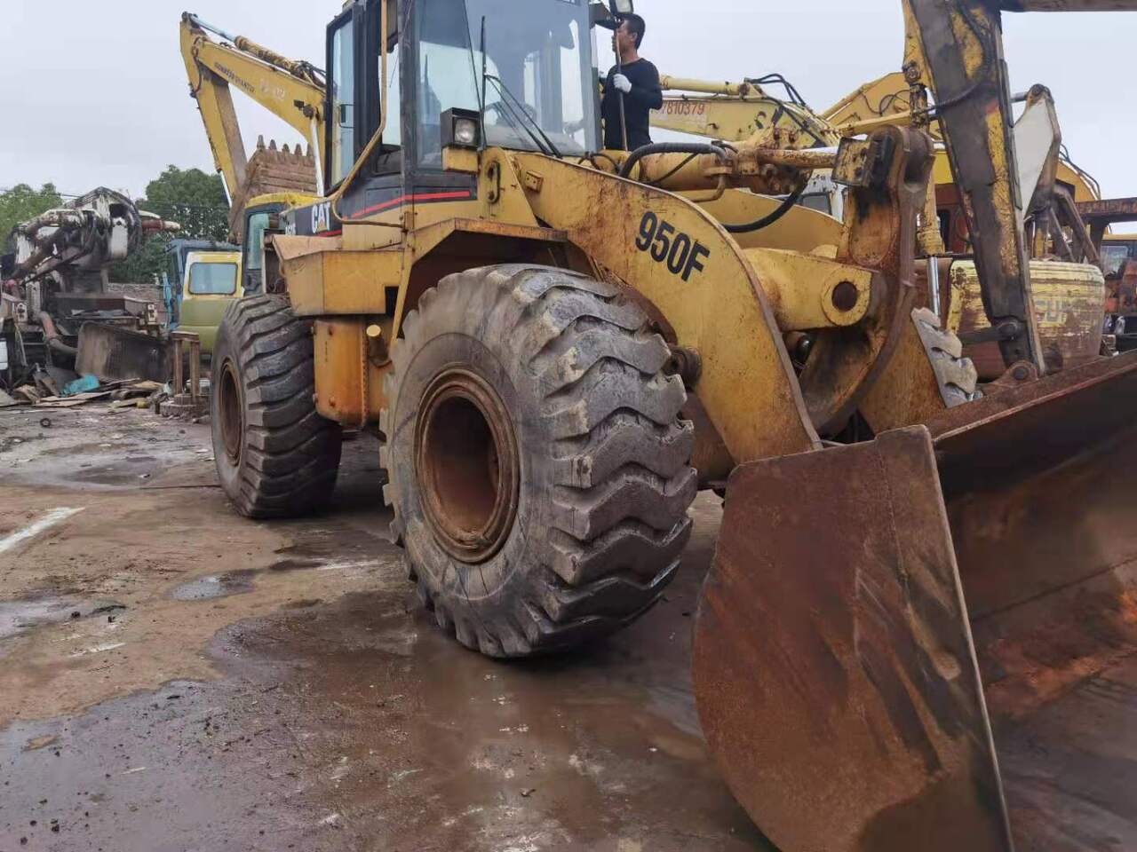 CATERPILLAR CAT-950F -Wheel loader - Utovarivač točkaš: slika 2 CATERPILLAR CAT-950F -Wheel loader - Utovarivač točkaš: slika 2