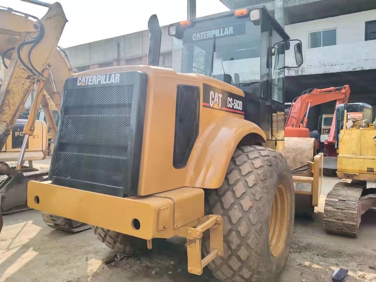 CATERPILLAR CS583D - Valjak: slika 3 CATERPILLAR CS583D - Valjak: slika 3