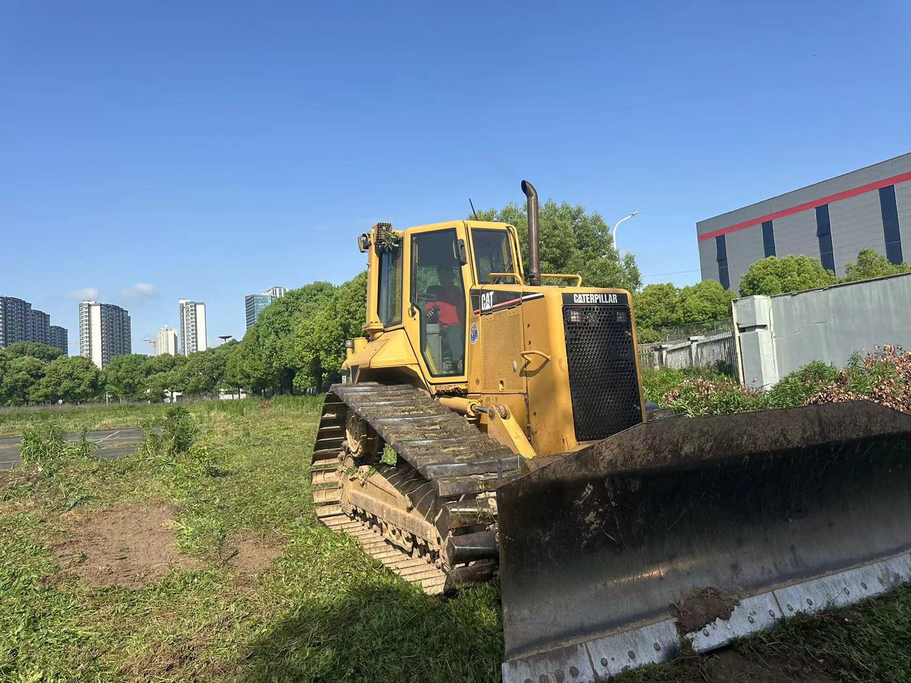 CATERPILLAR D5N - Buldožer: slika 1 CATERPILLAR D5N - Buldožer: slika 1