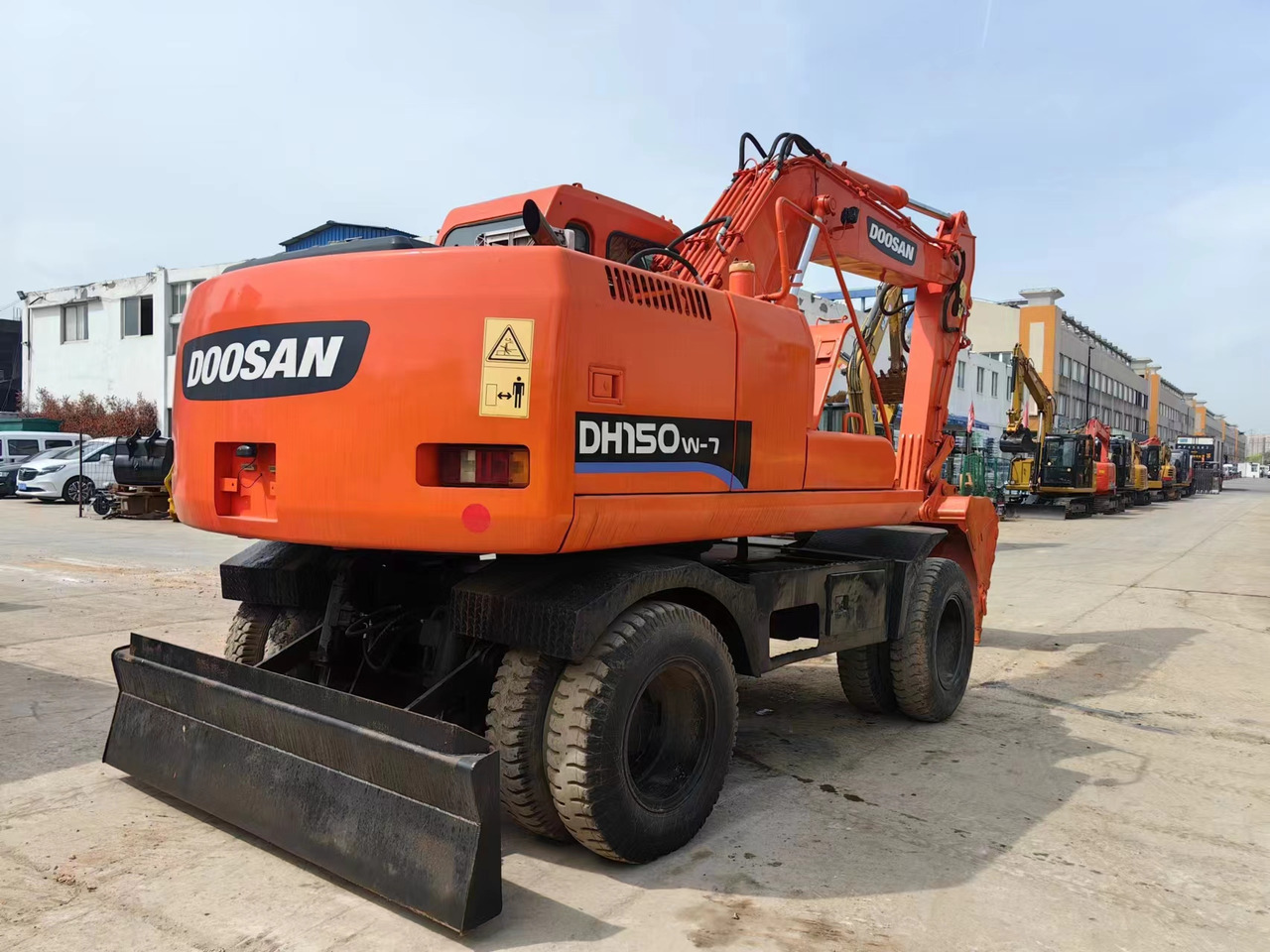 DOOSAN DH150W-7 - Bager točkaš: slika 2 DOOSAN DH150W-7 - Bager točkaš: slika 2
