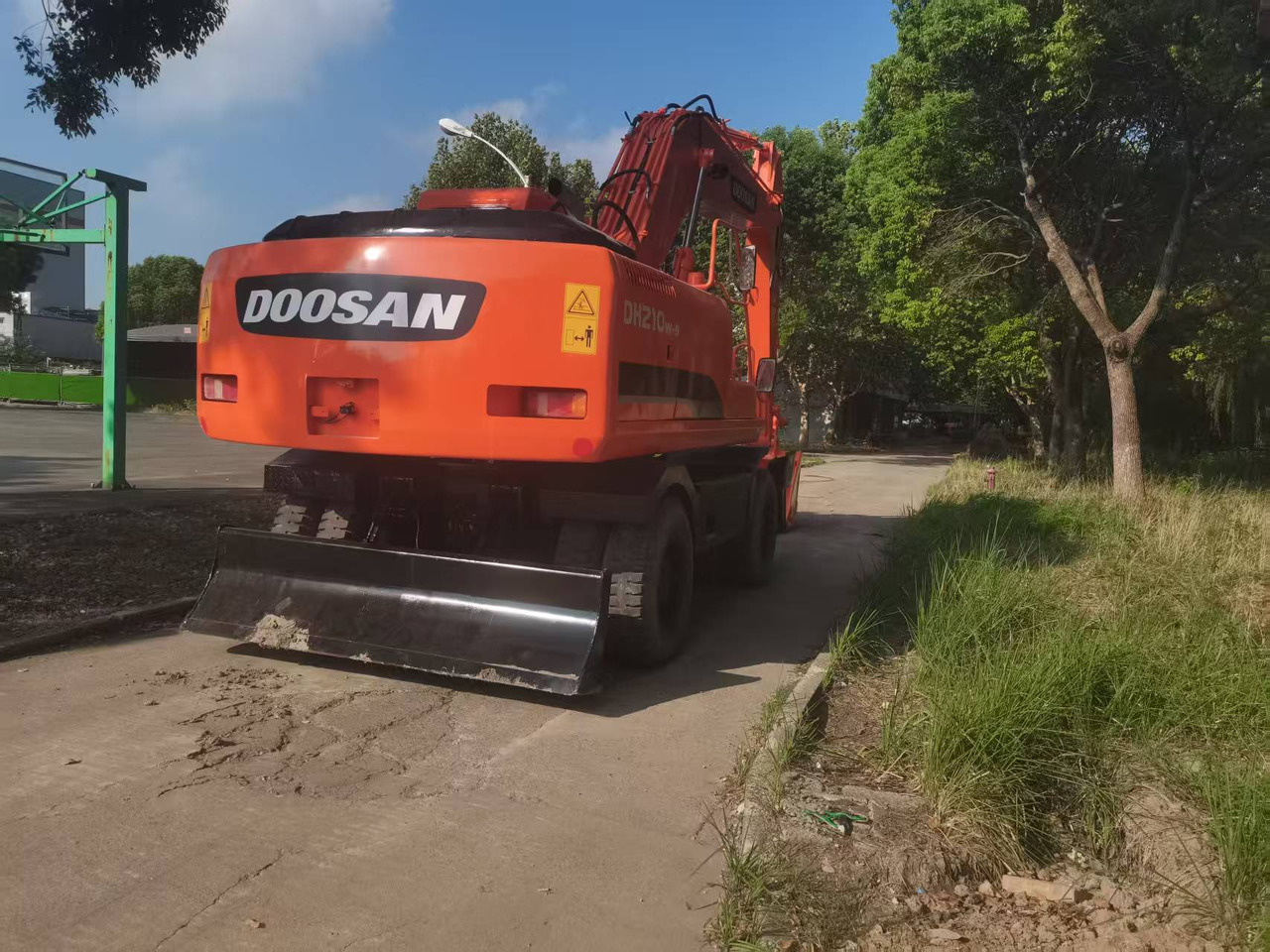 DOOSAN DH210W-9C - Bager točkaš: slika 4 DOOSAN DH210W-9C - Bager točkaš: slika 4
