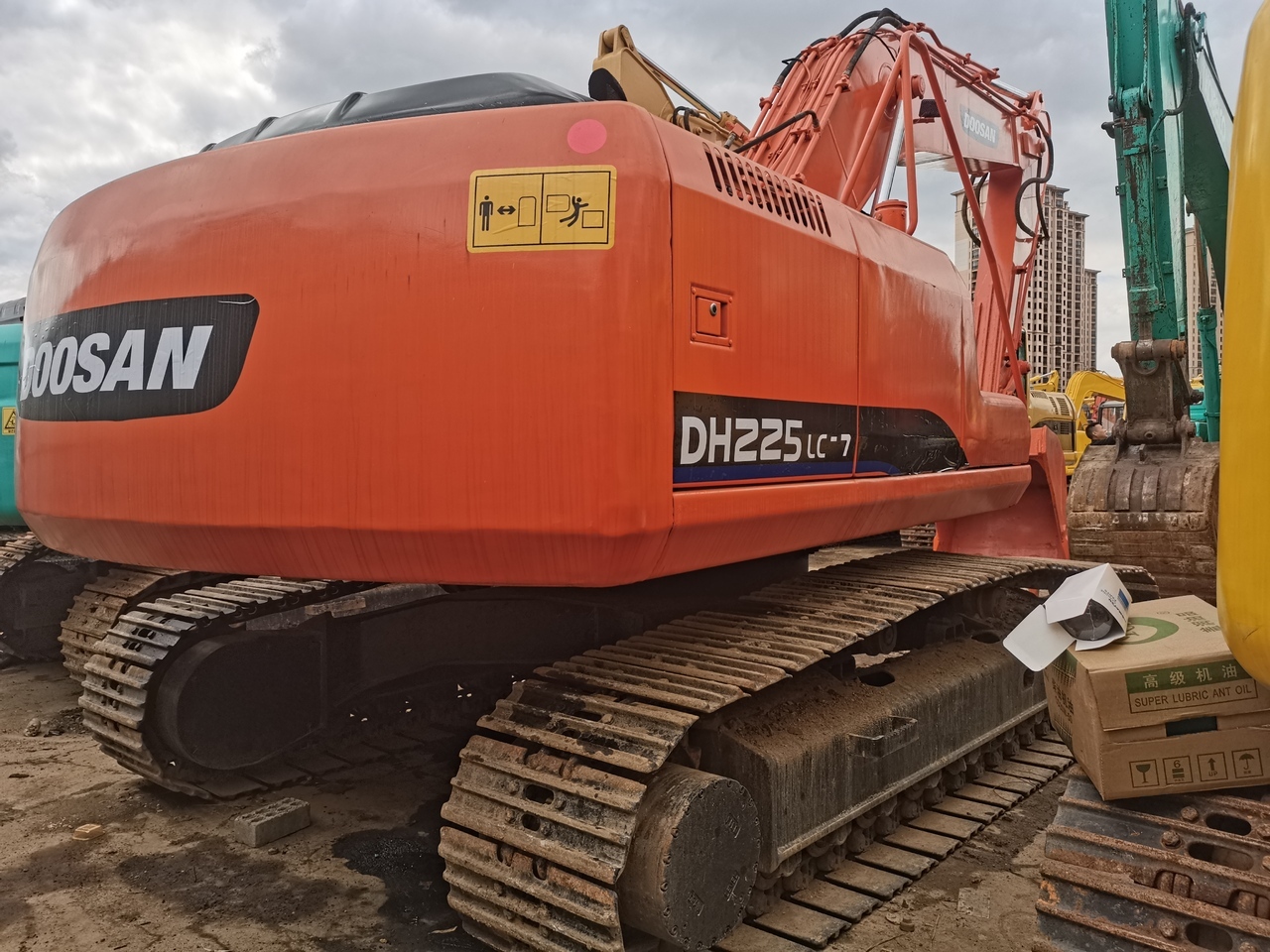 DOOSAN DH225LC-7 - Bager guseničar: slika 1 DOOSAN DH225LC-7 - Bager guseničar: slika 1