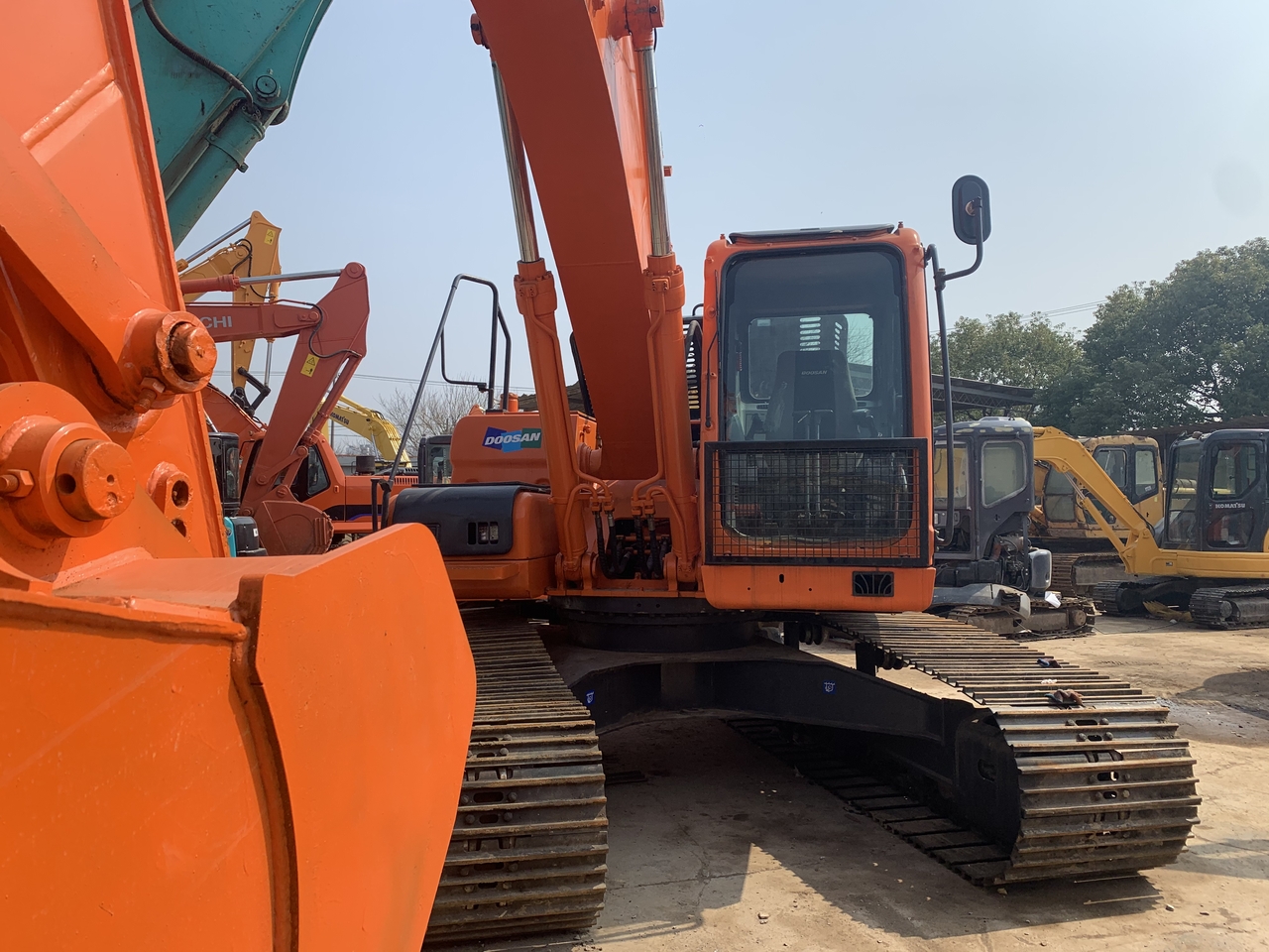 DOOSAN DX225LC-excavator - Bager guseničar: slika 4 DOOSAN DX225LC-excavator - Bager guseničar: slika 4