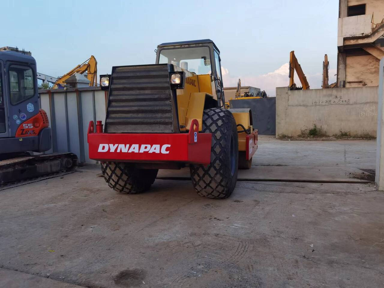 DYNAPAC CA301D-roller - Valjak: slika 3 DYNAPAC CA301D-roller - Valjak: slika 3